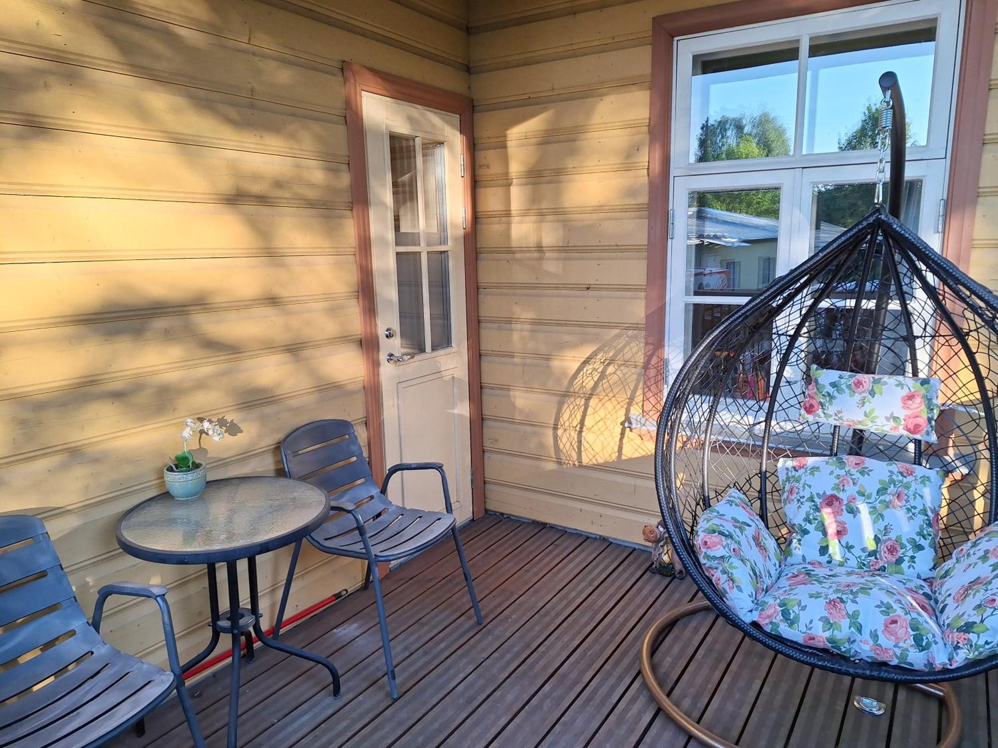 Idyllic In Supilinn With A Balcony, Private Parking And Contact-free Entrance Appartamento Tartu